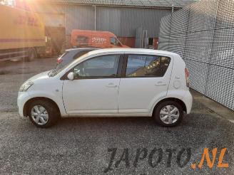 Daihatsu Sirion Sirion 2 (M3), Hatchback, 2005 1.0 12V DVVT picture 2