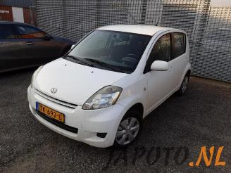 rozbiórka samochody osobowe Daihatsu Sirion Sirion 2 (M3), Hatchback, 2005 1.0 12V DVVT 2009/5