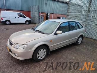 Coche siniestrado Mazda 323 323 Fastbreak (BJ14), Hatchback, 1998 / 2004 1.6 16V 2001/3
