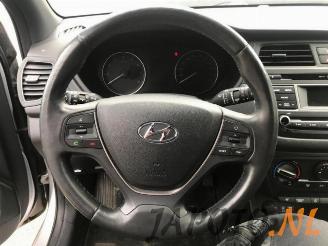 Hyundai I-20 i20 (GBB), Hatchback, 2014 / 2020 1.0 T-GDI 100 12V picture 14