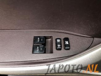 Toyota iQ iQ, Hatchback 3-drs, 2009 / 2015 1.0 12V VVT-i picture 10