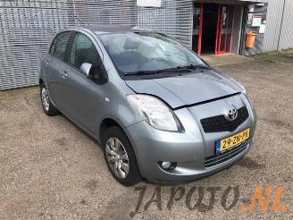 Toyota Yaris Yaris II (P9), Hatchback, 2005 / 2014 1.3 16V VVT-i picture 2