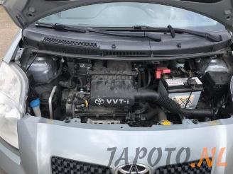 Toyota Yaris Yaris II (P9), Hatchback, 2005 / 2014 1.3 16V VVT-i picture 9