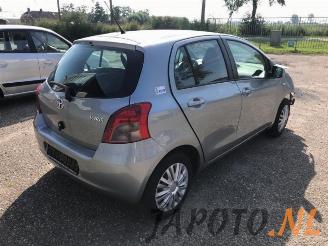 Toyota Yaris Yaris II (P9), Hatchback, 2005 / 2014 1.3 16V VVT-i picture 5