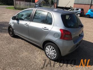 Toyota Yaris Yaris II (P9), Hatchback, 2005 / 2014 1.3 16V VVT-i picture 3