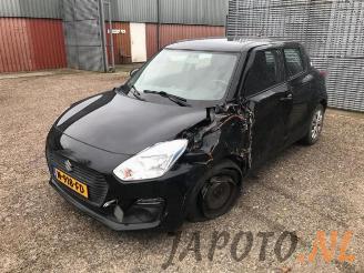 Coche siniestrado Suzuki Swift Swift (ZC/ZD), Hatchback 5-drs, 2017 1.2 Dual Jet 16V 2017/10