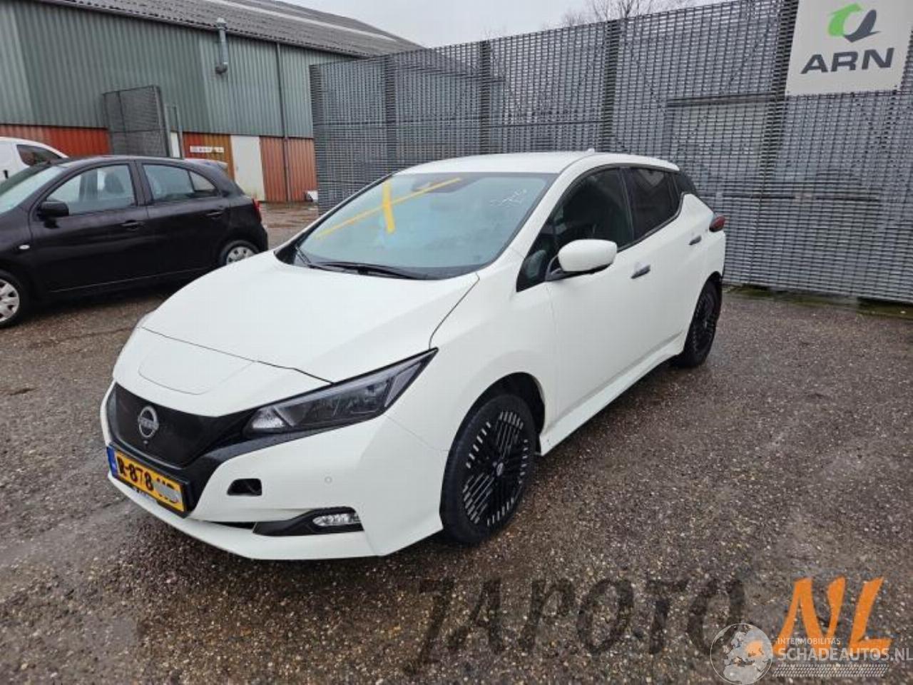 Nissan Leaf Leaf (ZE1), Hatchback, 2017 39/40kWh