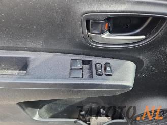 Toyota Yaris Yaris III (P13), Hatchback, 2010 / 2020 1.5 16V Hybrid picture 12