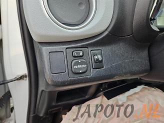 Toyota Yaris Yaris III (P13), Hatchback, 2010 / 2020 1.5 16V Hybrid picture 13