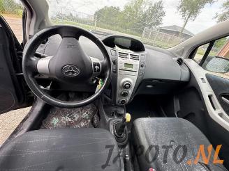 Toyota Yaris Yaris II (P9), Hatchback, 2005 / 2014 1.3 16V VVT-i picture 9