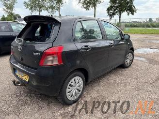 Toyota Yaris Yaris II (P9), Hatchback, 2005 / 2014 1.3 16V VVT-i picture 4