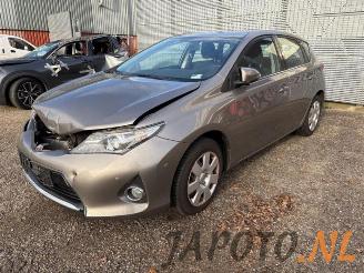Coche siniestrado Toyota Auris Auris (E18), Hatchback 5-drs, 2012 / 2019 1.6 Dual VVT-i 16V 2013/1