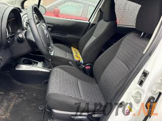 Toyota Yaris Yaris III (P13), Hatchback, 2010 / 2020 1.33 16V Dual VVT-I picture 10