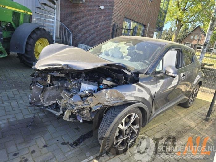 Toyota C-HR C-HR (X1,X5), SUV, 2016 1.8 16V Hybrid
