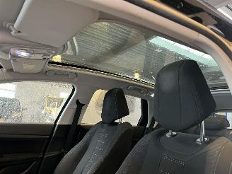 Peugeot 308 1.6 BlueHDI Blue Lease Executive picture 16