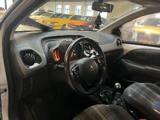 Peugeot 108 1.0 e-VTi Collection TOP! picture 19