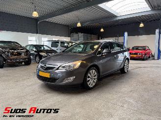 uszkodzony samochody osobowe Opel Astra 1.4 Turbo Sport 2011/3