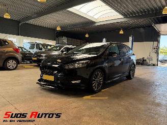 Unfallwagen Ford Focus 1.0 Titanium 2017/11