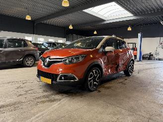 Damaged car Renault Captur 0.9 TCe Dynamique 2013/6