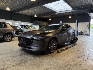 krockskadad bil auto Mazda 3 2.0 e-SkyActiv G 122 2021/3