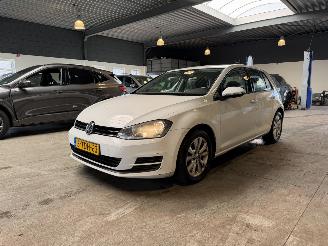 Unfallwagen Volkswagen Golf 1.2 TSI Trendline 2014/4