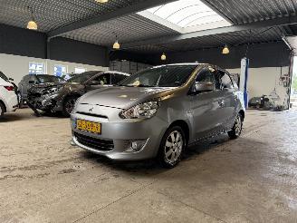 skadebil auto Mitsubishi Space-star 1.0 Bright 100.000 NAP! 2015/9
