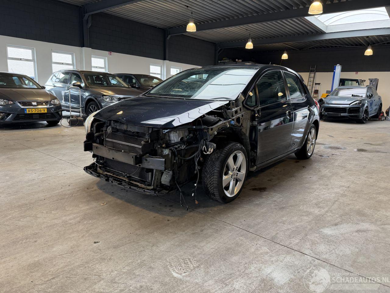 Toyota Auris 1.8 Full Hybrid Dynamic