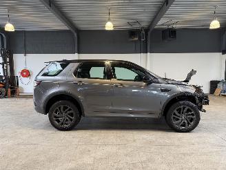Land Rover Discovery Sport 2.0 TD4 HSE Luxury picture 6