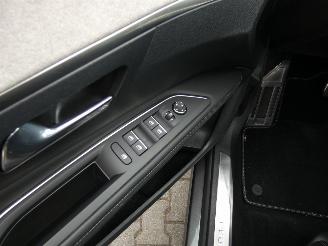 Peugeot 3008 1.6 HYbrid 300 Allure Pack Business picture 16
