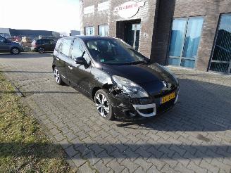 Renault Scenic 1.4 TCE Bns Sport picture 2
