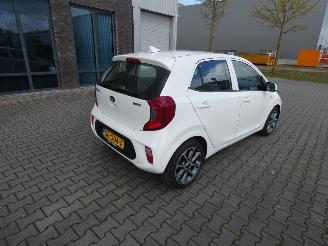 Kia Picanto 1.0 CVVT ComfortPlusLine Navigator picture 3