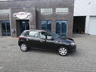 krockskadad bil auto Dacia Sandero 0.9 TCe Lauréate Nieuwe APK 2015/2
