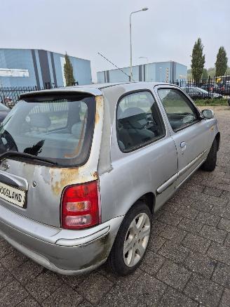 Nissan Micra (K11) Hatchback 1.4 16V (CGA3DE) [60kW] picture 4