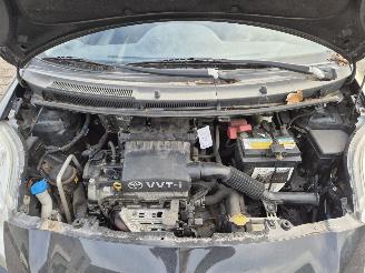 Toyota Yaris II (P9) Hatchback 1.3 16V VVT-i (2SZFE) [64kW] 5-BAK picture 7