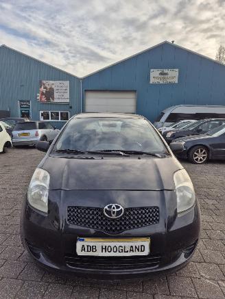 rozbiórka samochody osobowe Toyota Yaris II (P9) Hatchback 1.3 16V VVT-i (2SZFE) [64kW] 5-BAK 2006/1