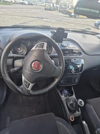 Fiat Punto III (199) Hatchback 0.9 TwinAir Turbo 100 (199.B.7000(Euro 6)) [74kW] 6-BAK picture 8