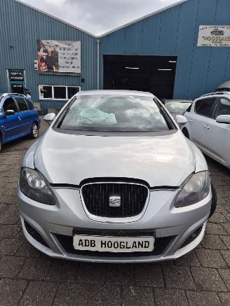 Salvage car Seat Leon (1P1) Hatchback 5-drs 1.6 TDI 16V 105 (CAYC) [77kW] 5-BAK 2011/1