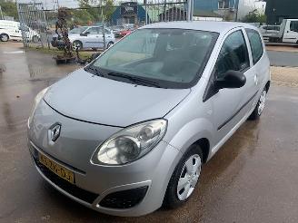 skadebil auto Renault Twingo Twingo II (CN) Hatchback 3-drs 1.2 (D7F-800(Euro 4)) [43kW] 2008/3