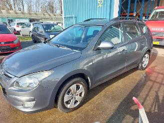  Hyundai I-30 i30 Crosswagon (WWH) Combi 1.6 CVVT 16V 2010/3