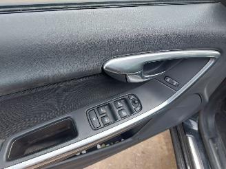 Volvo S-60 S60 II (FS) Sedan 1.6 T3 16V picture 7