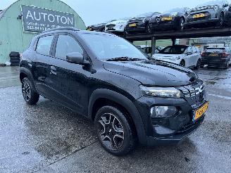 Schadeauto Dacia Spring 27 kWh Clima Navi Camera Led Expression NAP 2023/9