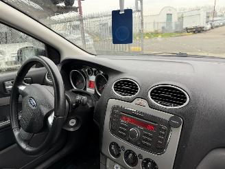 Ford Focus 1.6 74KW Airco 5-Drs Titanium picture 8