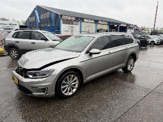 damaged passenger cars Volkswagen Passat 1.4 GTE 115KW DSG Pano Clima Navi Led Connected Plus Series 2016/12