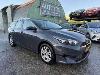 Schadeauto Kia Ceed 1.0 T-GDI 74KW Clima Navi Led Camera DynamicLine NAP 2024/10