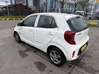 Kia Picanto 1.0 DPI 49KW Airco 5-Drs Comfortline NAP picture 2