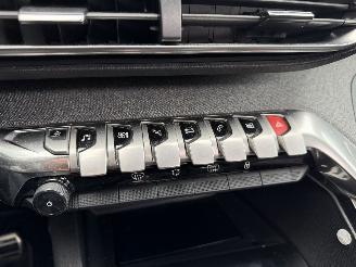 Peugeot 5008 1.2 96KW GT-Line Pano 7-Pers Clima Navi Led Xenon 360View NAP picture 17