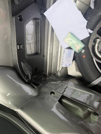 Volkswagen Up! 1.0 44KW Bleumotion Move Up Airco 5-Drs NAP picture 12