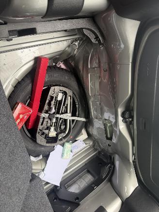 Volkswagen Up! 1.0 44KW Bleumotion Move Up Airco 5-Drs NAP picture 10