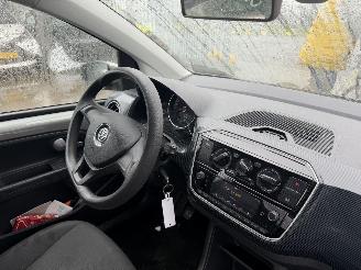 Volkswagen Up! 1.0 44KW Bleumotion Move Up Airco 5-Drs NAP picture 7