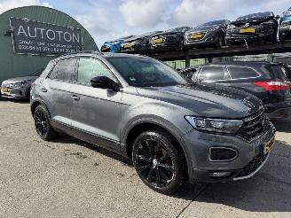 Schadeauto Volkswagen T-Roc 1.5 TSI 110KW DSG R Clima Navi Led Xenon Virtual Dash 2020/7
